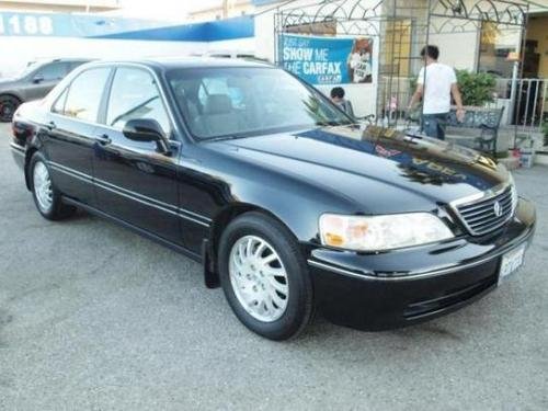 Photo of a 1996-1998 Acura RL in Flamenco Black (paint color code TNB