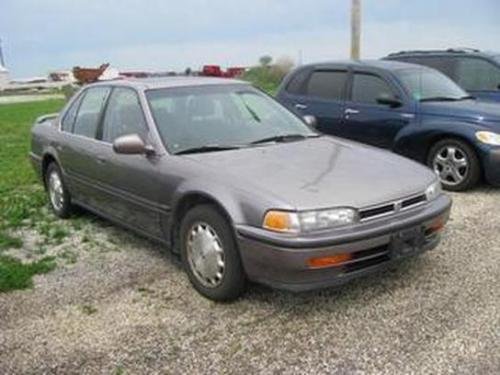 Photo of a 1992-1993 Honda Accord in Rosewood Brown Metallic (paint color code YR503M