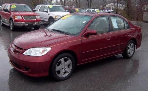 Photo Image Gallery & Touchup Paint: Honda Civic in Tango Red Pearl  (R525P)  YEARS: 2005-2005