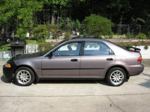 Photo of a 1992 Honda Civic in Rosewood Brown Metallic (paint color code YR503M