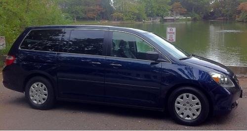 Photo Image Gallery & Touchup Paint: Honda Odyssey in Midnight Blue Pearl  (B518P)  YEARS: 2005-2007