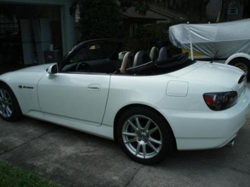 Photo Image Gallery & Touchup Paint: Honda S2000 in Grand Prix White  (NH565)  YEARS: 2008-2009