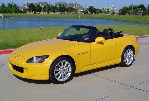 Photo of a 2004-2009 Honda S2000 in Rio Yellow Pearl (paint color code Y65P