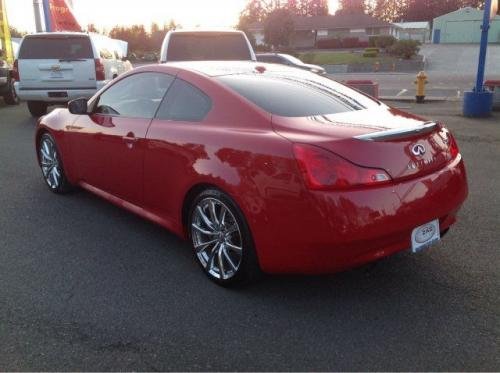 Photo of a 2008-2013 Infiniti G in Vibrant Red (paint color code A54