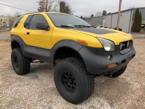 Photo of a 2000-2001 Isuzu VehiCROSS in Proton Yellow (paint color code 804