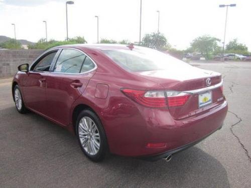Photo Image Gallery & Touchup Paint: Lexus ES in Matador Red Mica  (3R1)  YEARS: 2013-2017