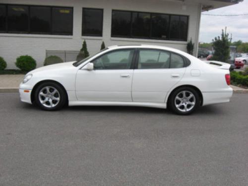 Photo Image Gallery & Touchup Paint: Lexus GS in Crystal White   (062)  YEARS: 2000-2005