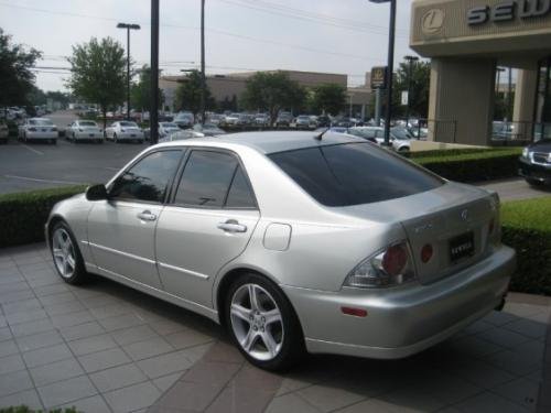 Photo Image Gallery & Touchup Paint: Lexus IS in Millennium Silver Metallic  (1C0)  YEARS: 2001-2005
