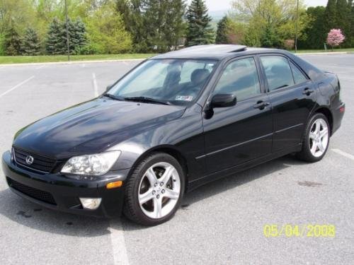 Photo Image Gallery & Touchup Paint: Lexus IS in Black Onyx   (202)  YEARS: 2001-2005