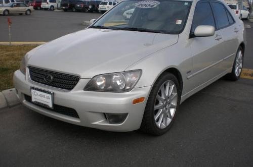 Photo Image Gallery & Touchup Paint: Lexus IS in Alabaster Metallic   (3Q4)  YEARS: 2004-2004