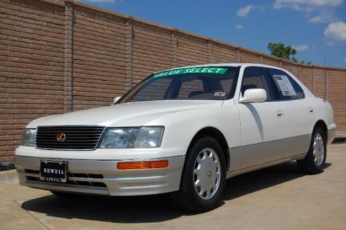 Photo Image Gallery & Touchup Paint: Lexus LS in Diamond White Pearl  (051)  YEARS: 1995-2000
