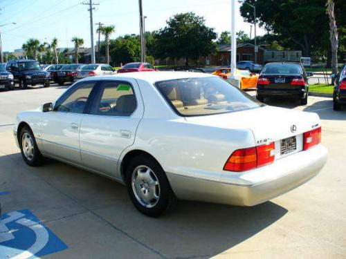 Photo Image Gallery & Touchup Paint: Lexus LS in Crystal White   (062)  YEARS: 2000-2000