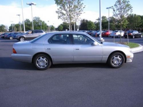 Photo Image Gallery & Touchup Paint: Lexus LS in Millennium Silver Metallic  (1C0)  YEARS: 2000-2000