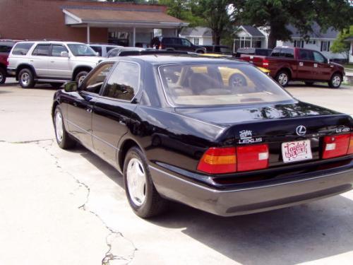 Photo Image Gallery & Touchup Paint: Lexus LS in Black Onyx   (202)  YEARS: 1995-2000