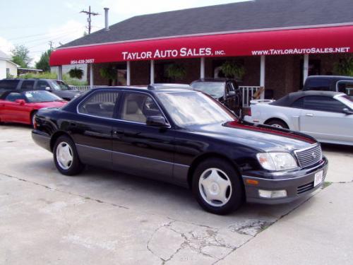 Photo Image Gallery & Touchup Paint: Lexus LS in Black Onyx   (202)  YEARS: 1995-2000