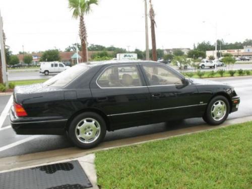 Photo Image Gallery & Touchup Paint: Lexus LS in Black Onyx   (202)  YEARS: 1995-2000