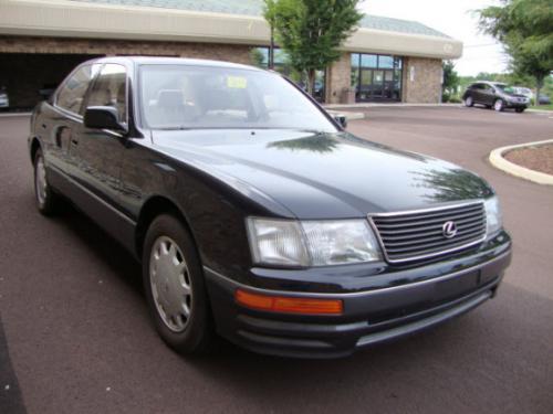 Photo Image Gallery & Touchup Paint: Lexus LS in Black Onyx   (202)  YEARS: 1995-2000