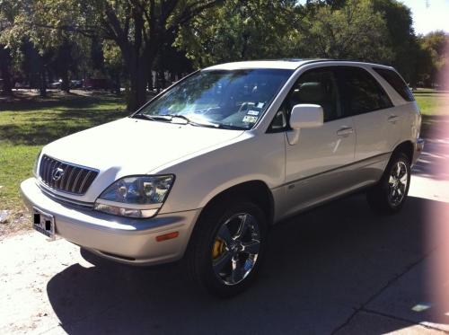 Photo Image Gallery & Touchup Paint: Lexus RX in White Gold Crystal  (065)  YEARS: 2001-2003