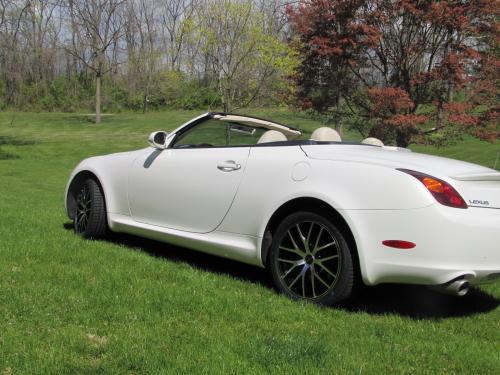 Photo Image Gallery & Touchup Paint: Lexus SC in White Gold Crystal  (065)  YEARS: 2002-2006