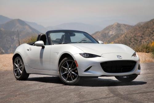Photo of a 2016-2017 Mazda Miata in Crystal White Pearl Mica (paint color code 34K