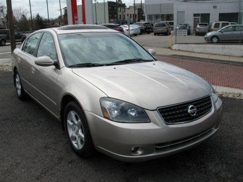 Photo of a 2005-2006 Nissan Altima in Coral Sand (paint color code C12