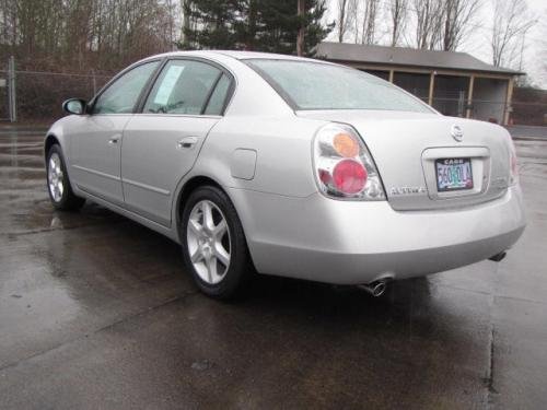 Photo of a 2002-2006 Nissan Altima in Sheer Silver (paint color code KY1