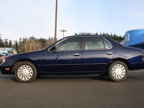 Photo Image Gallery & Touchup Paint: Nissan Altima in ...