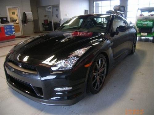 Photo of a 2012-2018 Nissan GT-R in Jet Black Pearl (paint color code GAG