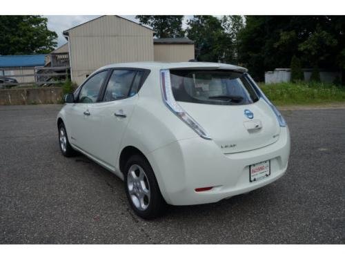nissan leaf Photo Example of Paint Code QX1