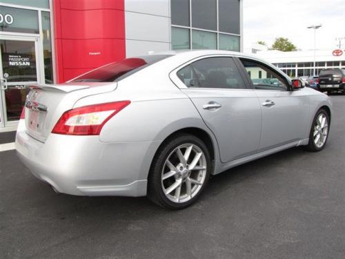 Photo Image Gallery & Touchup Paint: Nissan Maxima In Radiant Silver (k12)