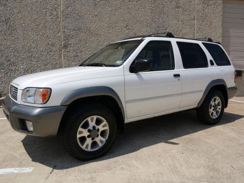 Photo of a 1999-2001 Nissan Pathfinder in Aspen White Pearlglow (paint color code WK0