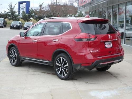 Photo of a 2017 Nissan Rogue in Palatial Ruby (paint color code NBF
