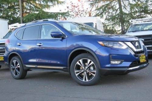 Photo of a 2017-2018 Nissan Rogue in Caspian Blue Metallic (paint color code RBY