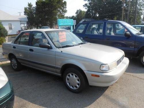 Photo of a 1991-1994 Nissan Sentra in Beige Pearl (paint color code KJ1