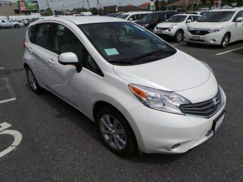 Photo of a 2014-2018 Nissan Versa Note in Aspen White Tricoat (paint color code QAC