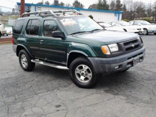 Photo of a 2000-2002 Nissan Xterra in Alpine Green (paint color code DW6