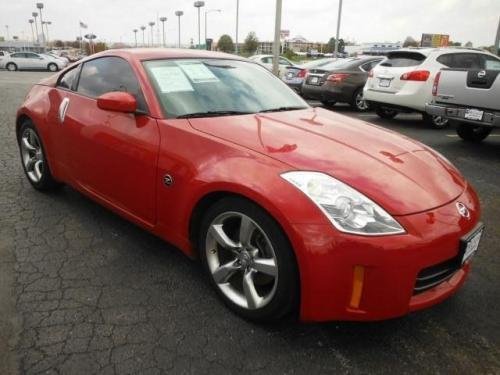 Photo of a 2003-2007 Nissan Z in Redline (paint color code AX6
