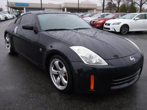 Photo of a 2006-2009 Nissan Z in Magnetic Black (paint color code G41