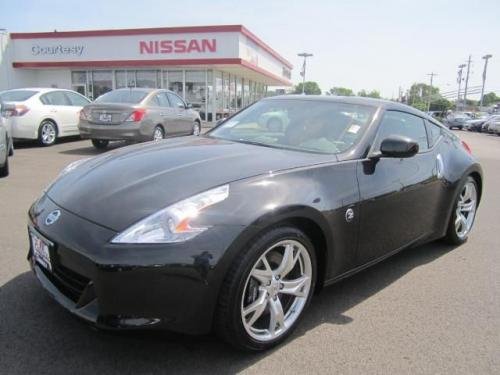 Photo of a 2009-2018 Nissan Z in Magnetic Black Pearl (paint color code G41