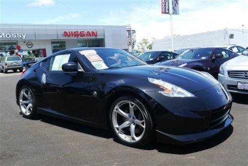 Photo of a 2009-2018 Nissan Z in Magnetic Black Pearl (paint color code G41
