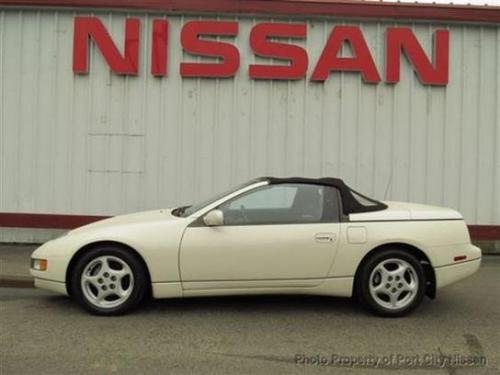 Photo of a 1990-1994 Nissan Z in Glacier White Pearlglow (paint color code KH6