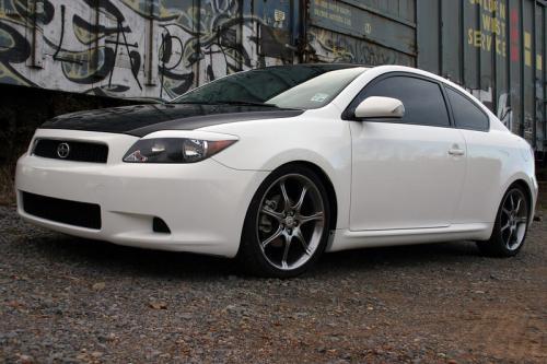 Photo Image Gallery & Touchup Paint: Scion TC in Super White   (040)  YEARS: 2005-2010