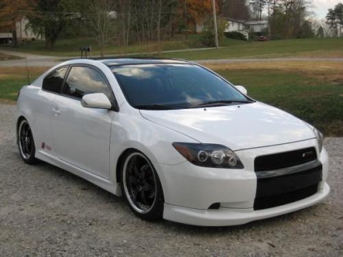 Photo Image Gallery & Touchup Paint: Scion TC in Super White   (040)  YEARS: 2005-2010