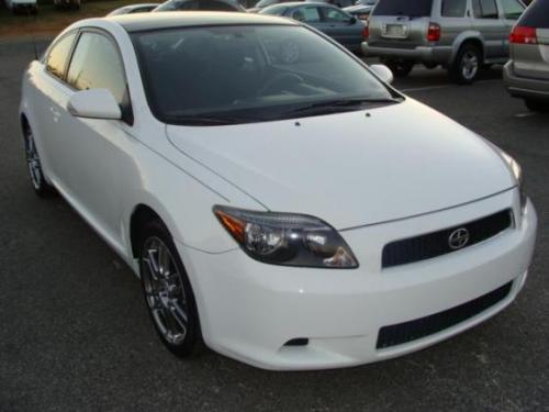 Photo Image Gallery & Touchup Paint: Scion TC in Super White   (040)  YEARS: 2005-2010