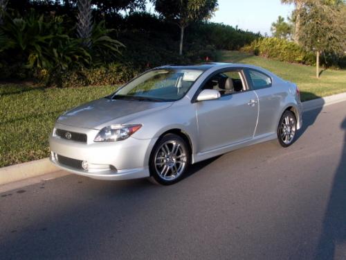 Photo Image Gallery & Touchup Paint: Scion TC in Silver Streak Mica  (1E7)  YEARS: 2005-2005