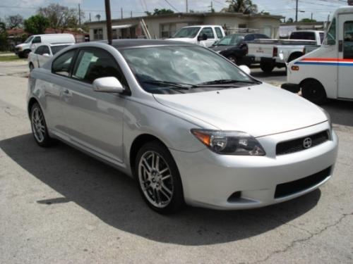 Photo Image Gallery & Touchup Paint: Scion TC in Silver Streak Mica  (1E7)  YEARS: 2005-2005