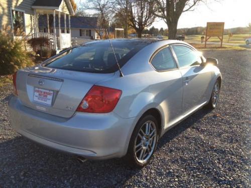 Photo Image Gallery & Touchup Paint: Scion TC in Silver Streak Mica  (1E7)  YEARS: 2005-2005