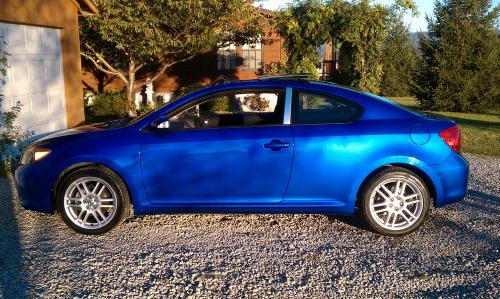 Photo Image Gallery & Touchup Paint: Scion TC in Blue Blitz Mica  (8Q1)  YEARS: 2006-2006
