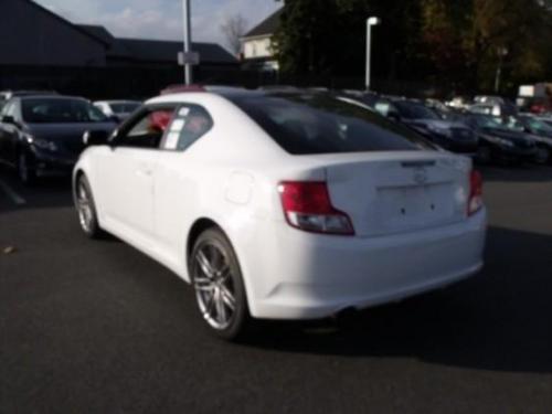 Photo Image Gallery & Touchup Paint: Scion TC in Super White   (040)  YEARS: 2011-2014