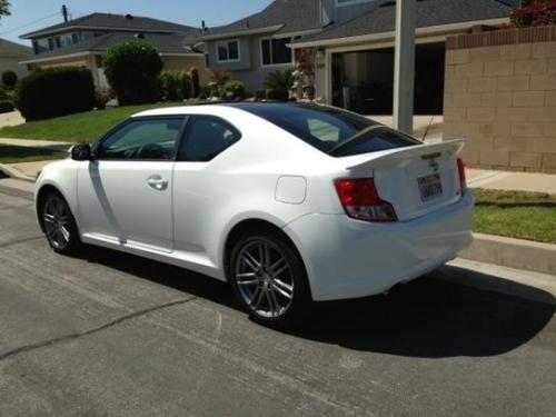 Photo Image Gallery & Touchup Paint: Scion TC in Super White   (040)  YEARS: 2011-2014